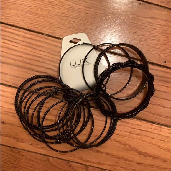 Bracelet - Picture 1 of 2
